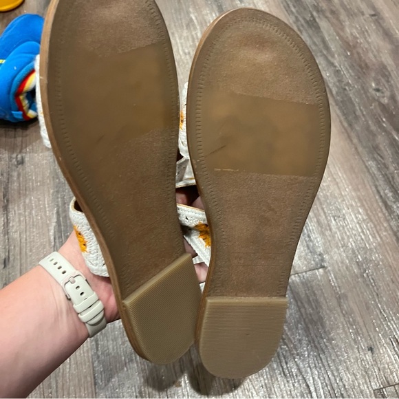 Yellowbox Sandals Women's 8.5 Liselle Sunflower Crochet Boho Dopamine - Picture 4 of 5